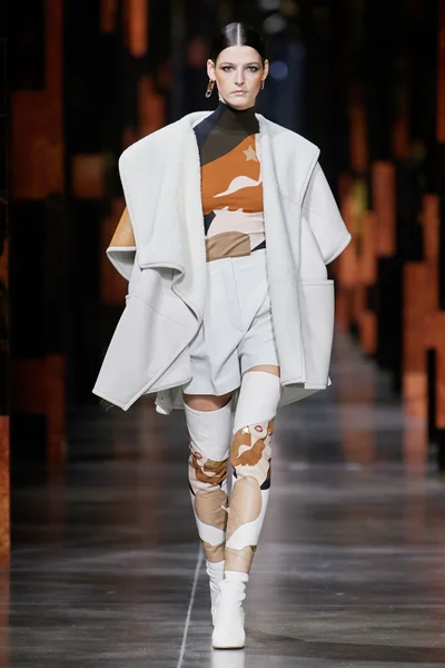 Look 23